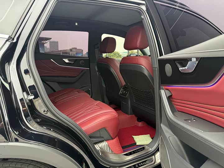 Hongqi HS5 2026 2.0 T 2 WD — фото 13