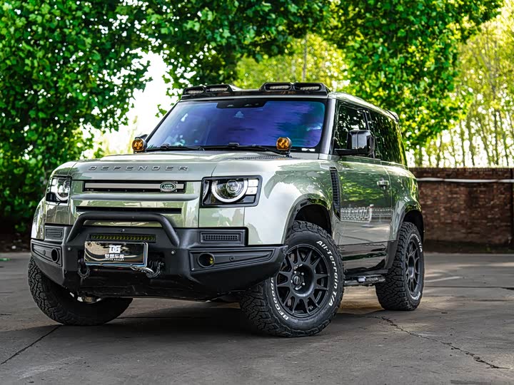 Land Rover Defender — фото 1