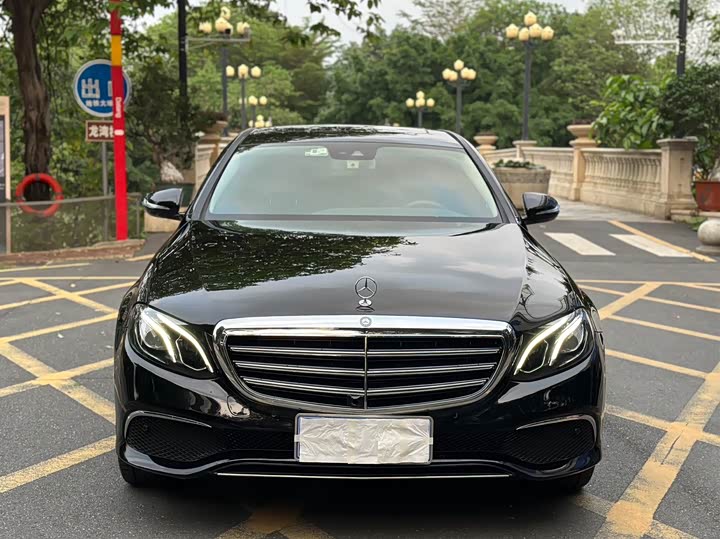 Mercedes-Benz E-Class 2017 E 300 L Luxury — фото 2