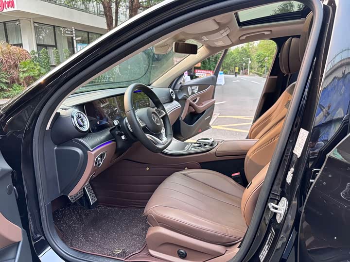 Mercedes-Benz E-Class 2017 E 300 L Luxury — фото 9