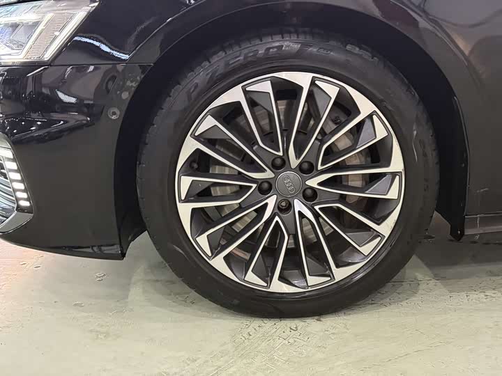 Audi A6L 2020 55 TFSI e quattro — фото 13