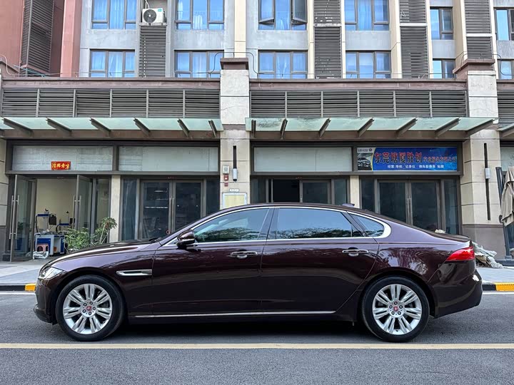 Jaguar XFL 2018 XFL 2.0 T 250 PS — фото 7
