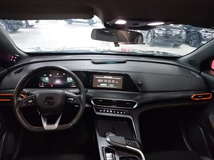 Changan UNI-T 2022 1.5 T Premium — фото 10