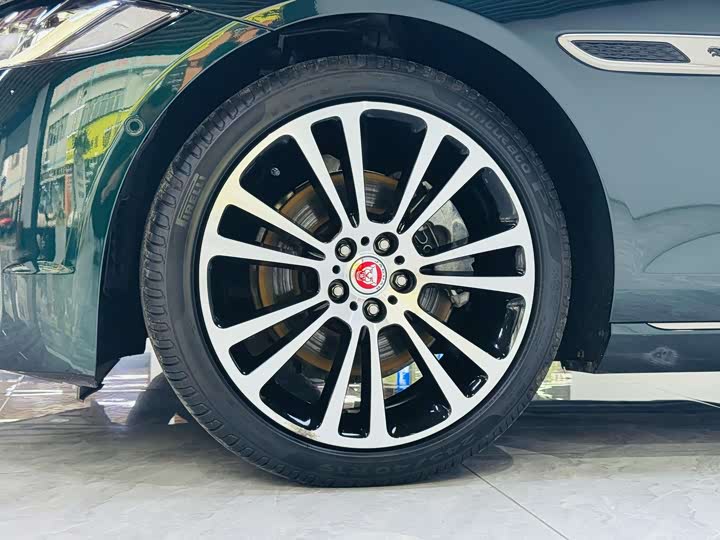 Jaguar XFL 2024 2.0 T P 250 2 WD — фото 7