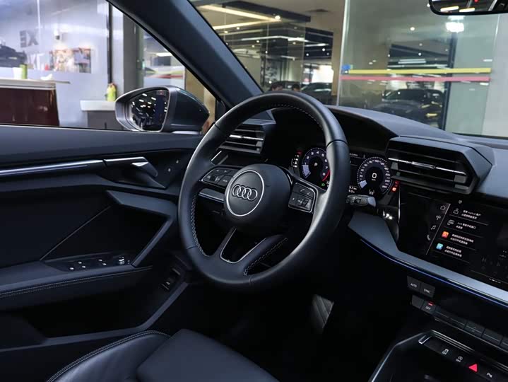 Audi A3 2024 Sportback 35 TFSI Sport — фото 18