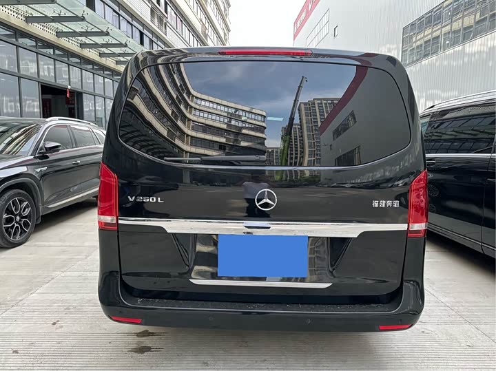 Mercedes-Benz V-Class 2017 V 260 L — фото 4
