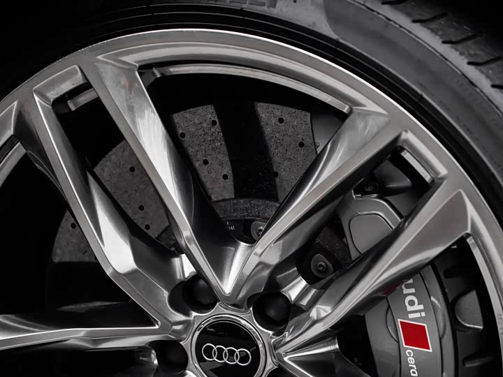 Audi RS6 2018 RS 6 4.0 T Avant — фото 44
