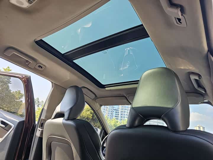 Volvo XC60 2016 T 5 — фото 2