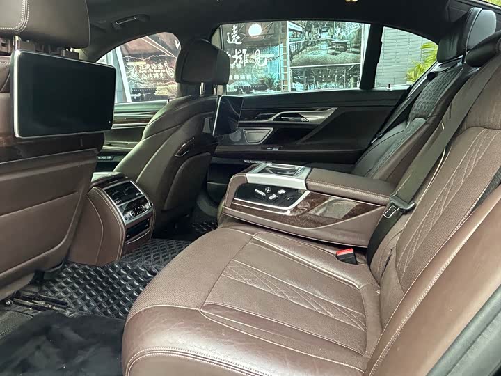 BMW 7-Series 2017 740 Li x Drive Luxury — фото 6