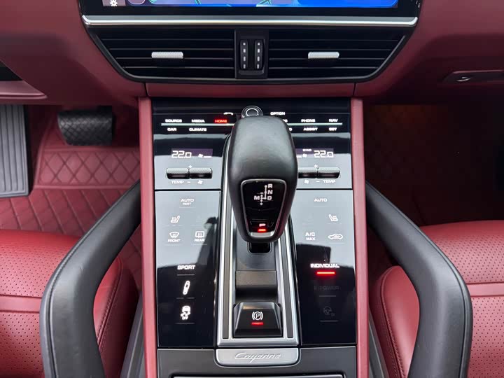 Porsche Cayenne 2018 Cayenne 3.0 T — фото 13