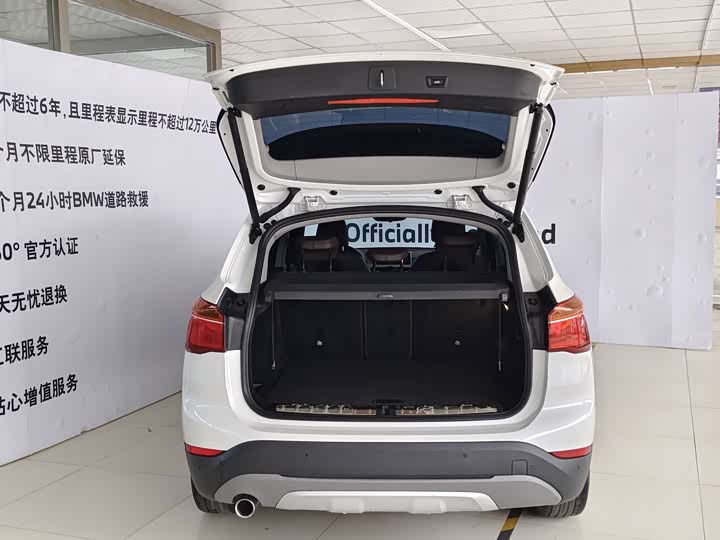 BMW X1 2018 s Drive 18 Li — фото 18