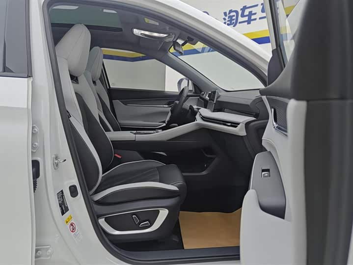 Changan CS75 PLUS 2023 1.5 T ATPremium — фото 8