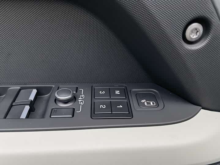 Land Rover Defender — фото 13