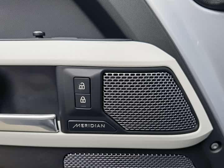 Land Rover Defender — фото 14