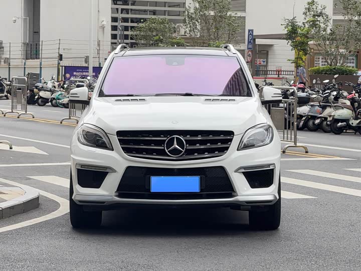 Mercedes-Benz M-Class 2014 AMG ML 63 — фото 2