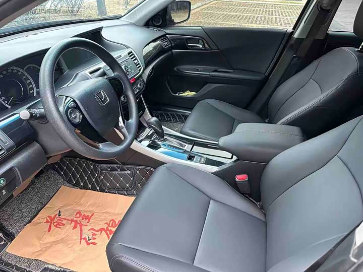 Honda Accord — фото 13