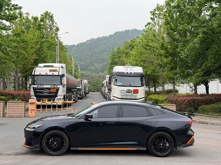 Changan UNI-V 2024 1.5 T Sport — фото 14