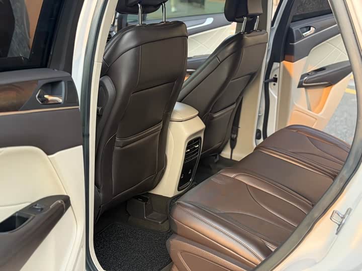 Lincoln MKC 2019 2.0 T 4 WD VI — фото 6