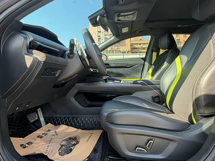 Changan UNI-V 2023 1.5 T — фото 7