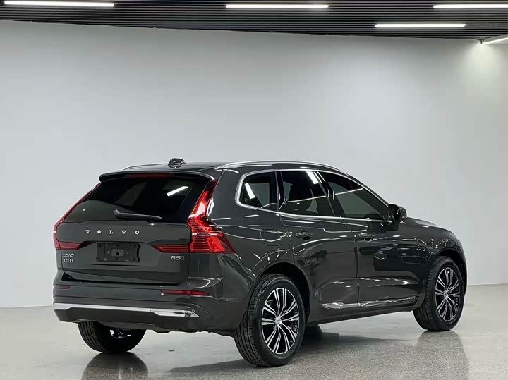 Volvo XC60 2022 B 5 4 WD — фото 6