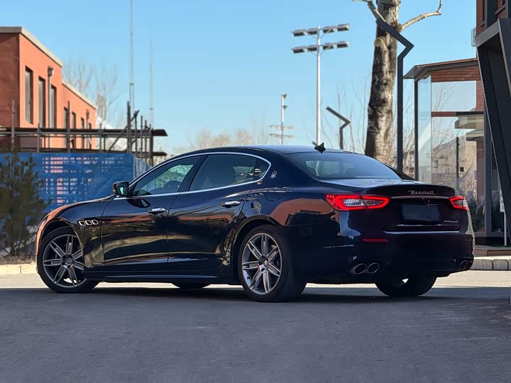 Maserati Quattroporte — фото 17