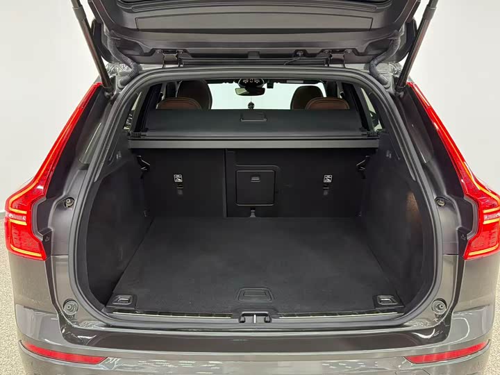 Volvo XC60 2022 B 5 4 WD — фото 23