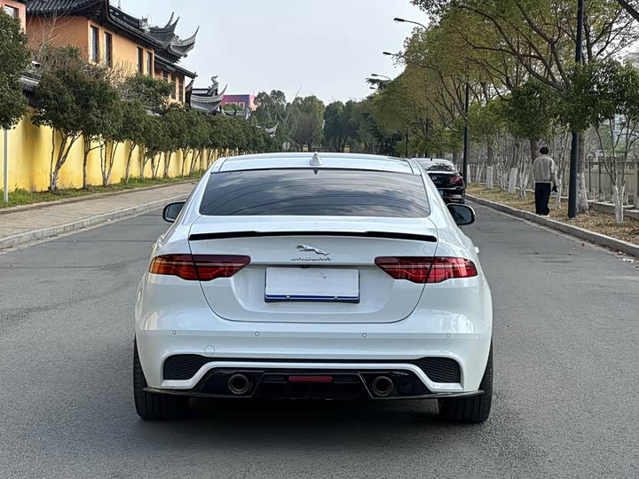 Jaguar XEL 2021 2.0 T 200 PS R-DYNAMIC — фото 27