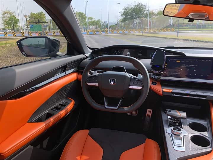 Changan UNI-V 2023 1.5 T — фото 20