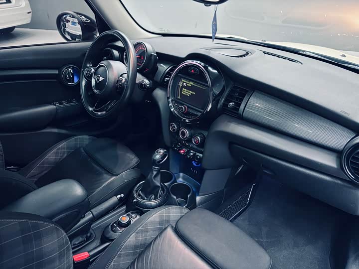 MINI Hatch — фото 15