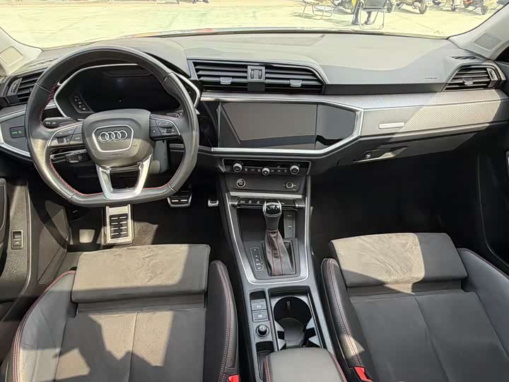 Audi Q3 2023 40 TFSI RS — фото 4