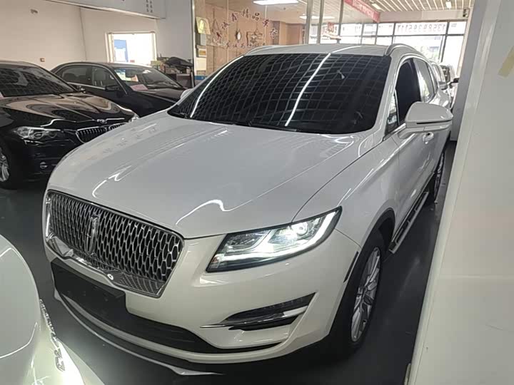 Lincoln MKC 2019 2.0 T 2 WD VI — фото 2