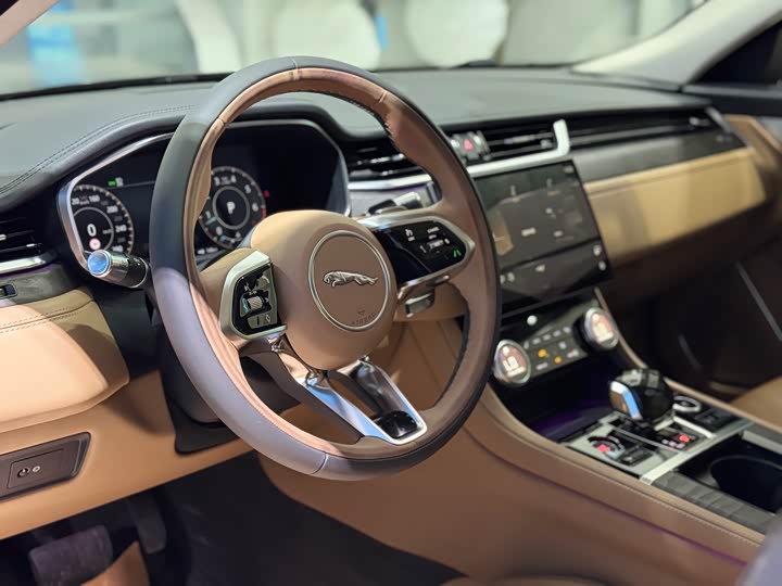 Jaguar XFL 2021 XFL 2.0 T P 250 2 WD — фото 15