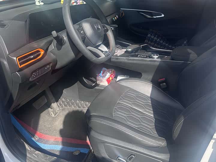 Changan UNI-T 2022 1.5 T Premium — фото 4