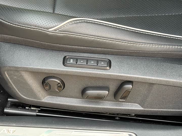 Volkswagen Passat — фото 11