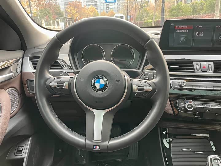 BMW X2 2021 s Drive 25i Leading M — фото 10