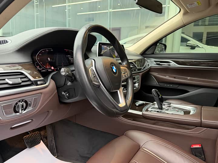 BMW 7-Series 2021 730 Li — фото 8