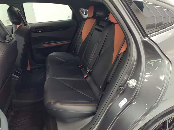 Changan UNI-V 2022 1.5 T Premium — фото 13