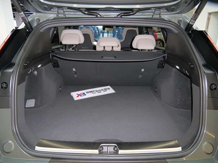 Volvo XC70 Hybrid 2026 2 WD Core — фото 16