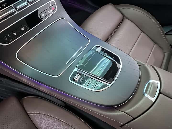 Mercedes-Benz E-Class 2023 E 260 L Sport — фото 21