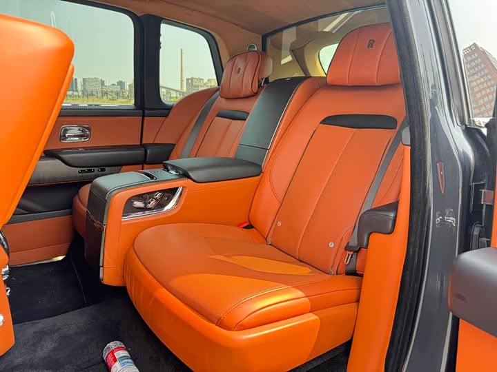 Rolls-Royce Cullinan — фото 14
