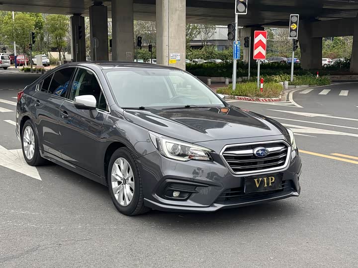 Subaru Legacy — фото 3