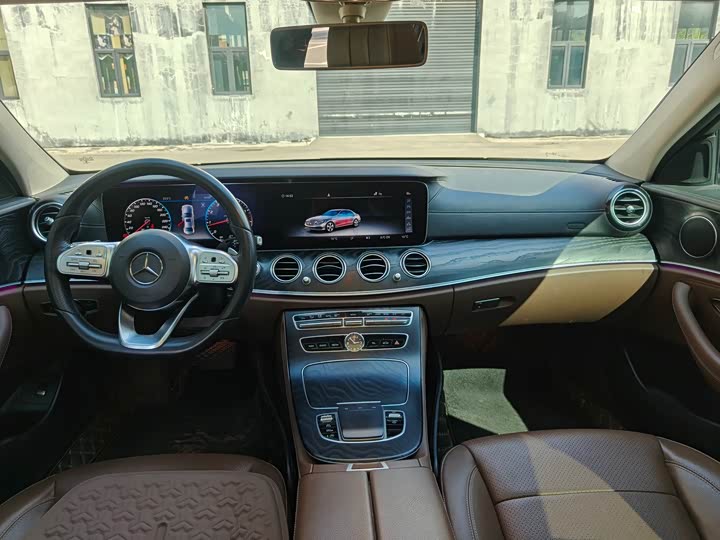 Mercedes-Benz E-Class 2019 E 300 L — фото 6