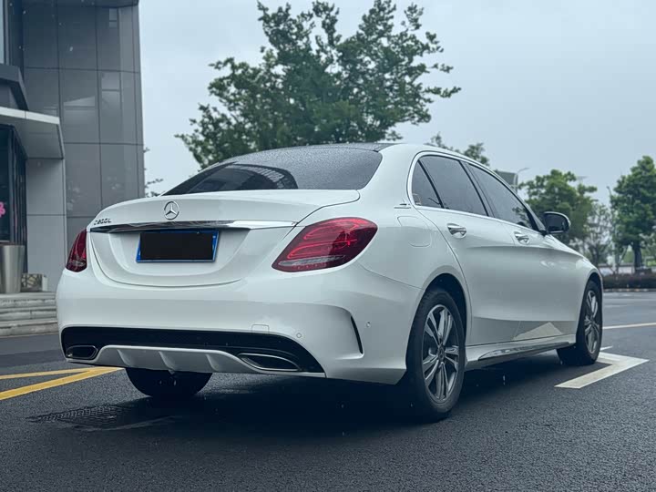 Mercedes-Benz C-Class 2018 C 200 L — фото 10