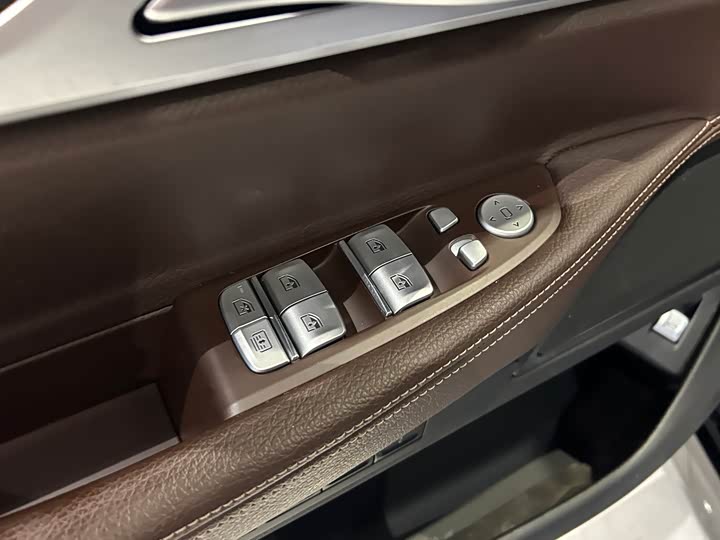 BMW 7 Series — фото 10