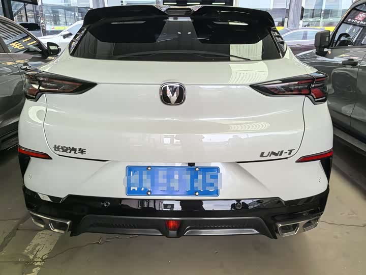 Changan UNI-T 2023 1.5 T Premium — фото 5