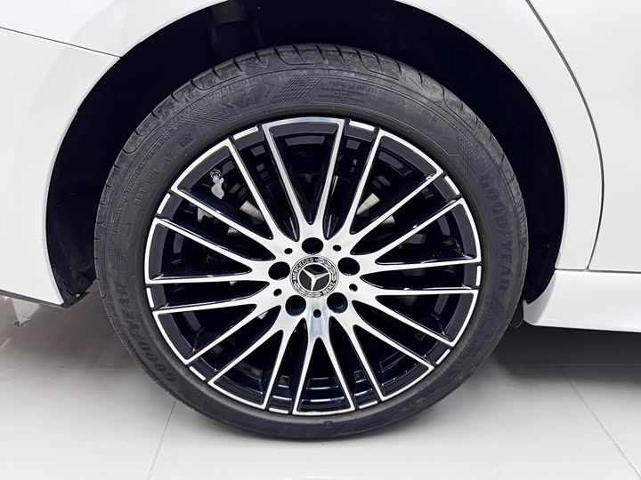 Mercedes-Benz C-Class 2025 C 260 L — фото 9