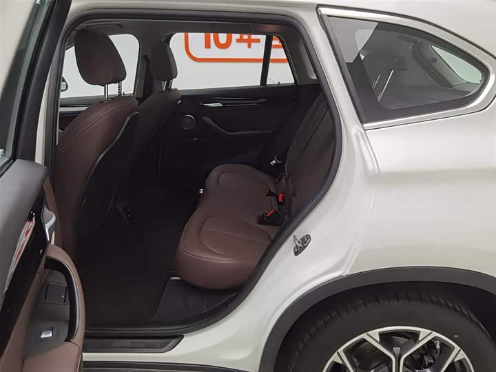 BMW X1 2022 s Drive 25 Li Leading — фото 15