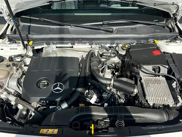 Mercedes-Benz A-Class 2023 A 200 L — фото 12