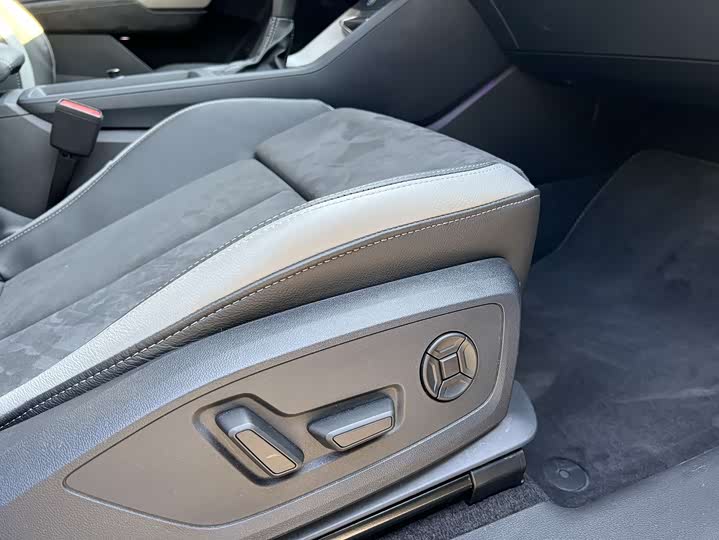 Audi Q3 2023 35 TFSI (1.4 T) — фото 19