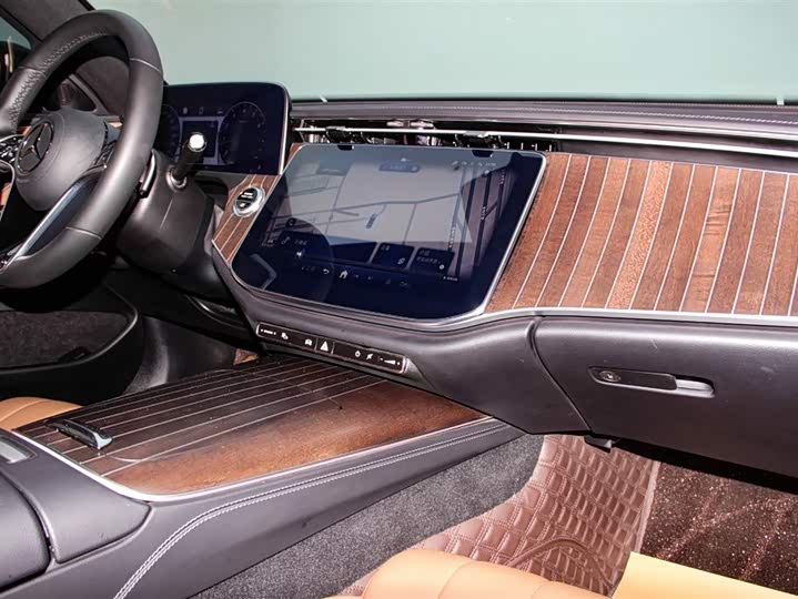 Mercedes-Benz E-Class 2024 E 300 L — фото 22